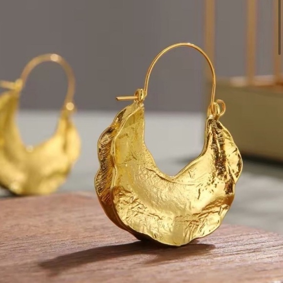 Zara Gold Crescent Hoop Earrings - Picture 7 of 11